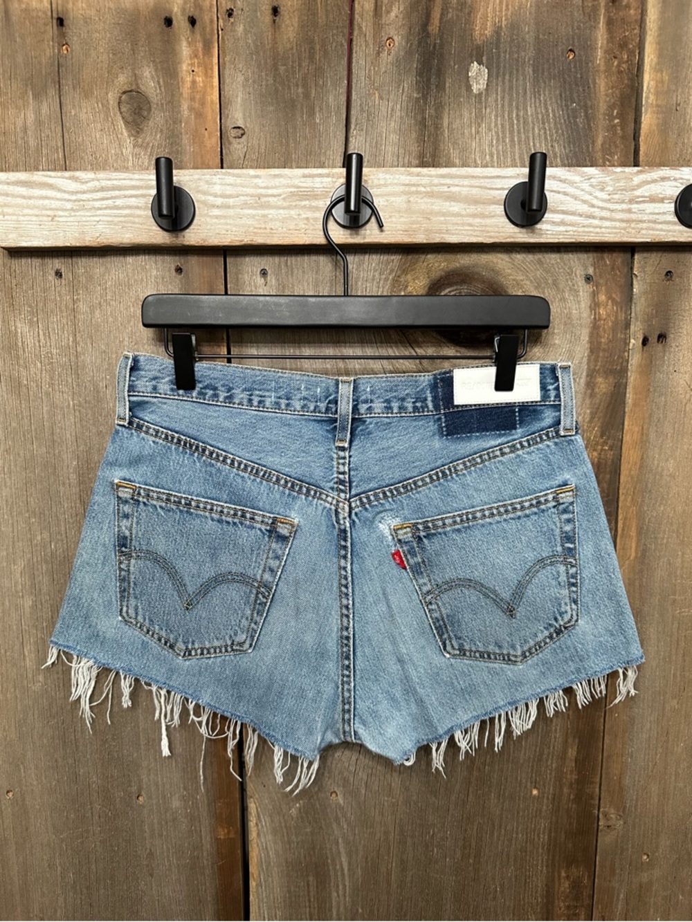 Levi's RE/DONE High Waisted Button Fly Cutoff Jean Shorts in Blue Wash Size 28 - Picture 3 of 17